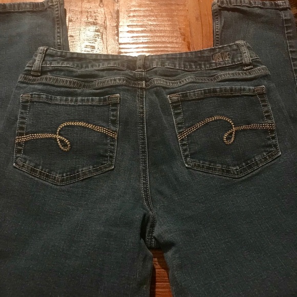 🎀 - Picture 2 of 3